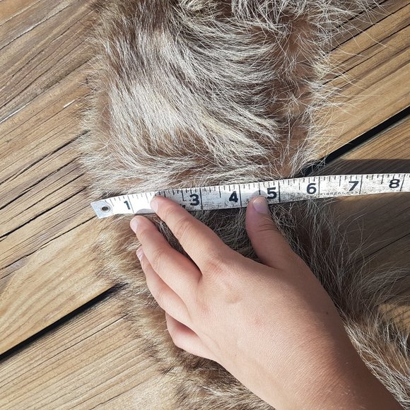 Elegant Faux Fur Scarf in Brown - Picture 5 of 7